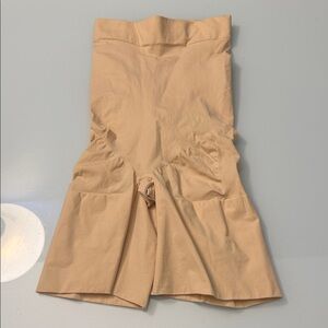 NWOT SKIMS Seamless High Waisted Butt Lifting Shorts